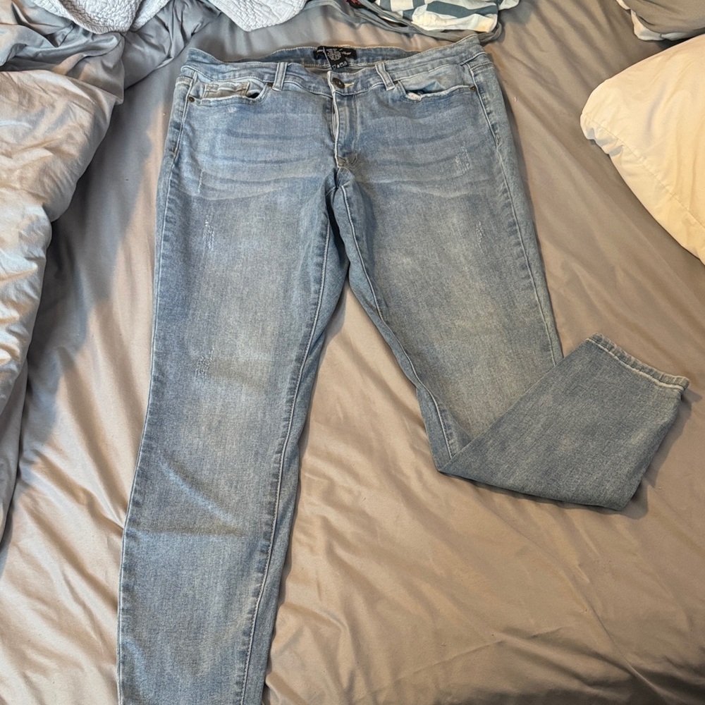Elegant Denim Women's Skinny Jeans